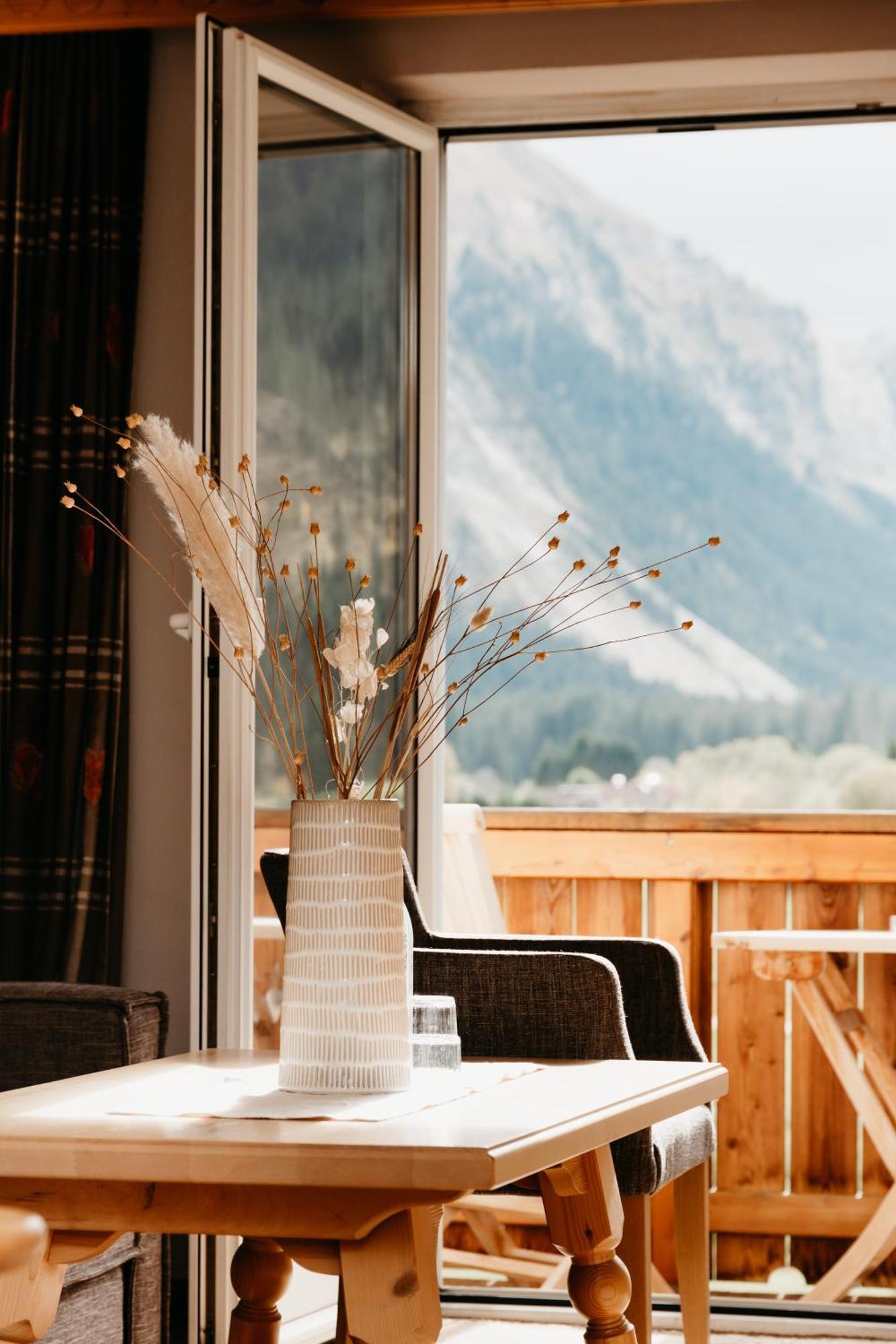 Hotel Hohenfels Таннхайм Экстерьер фото