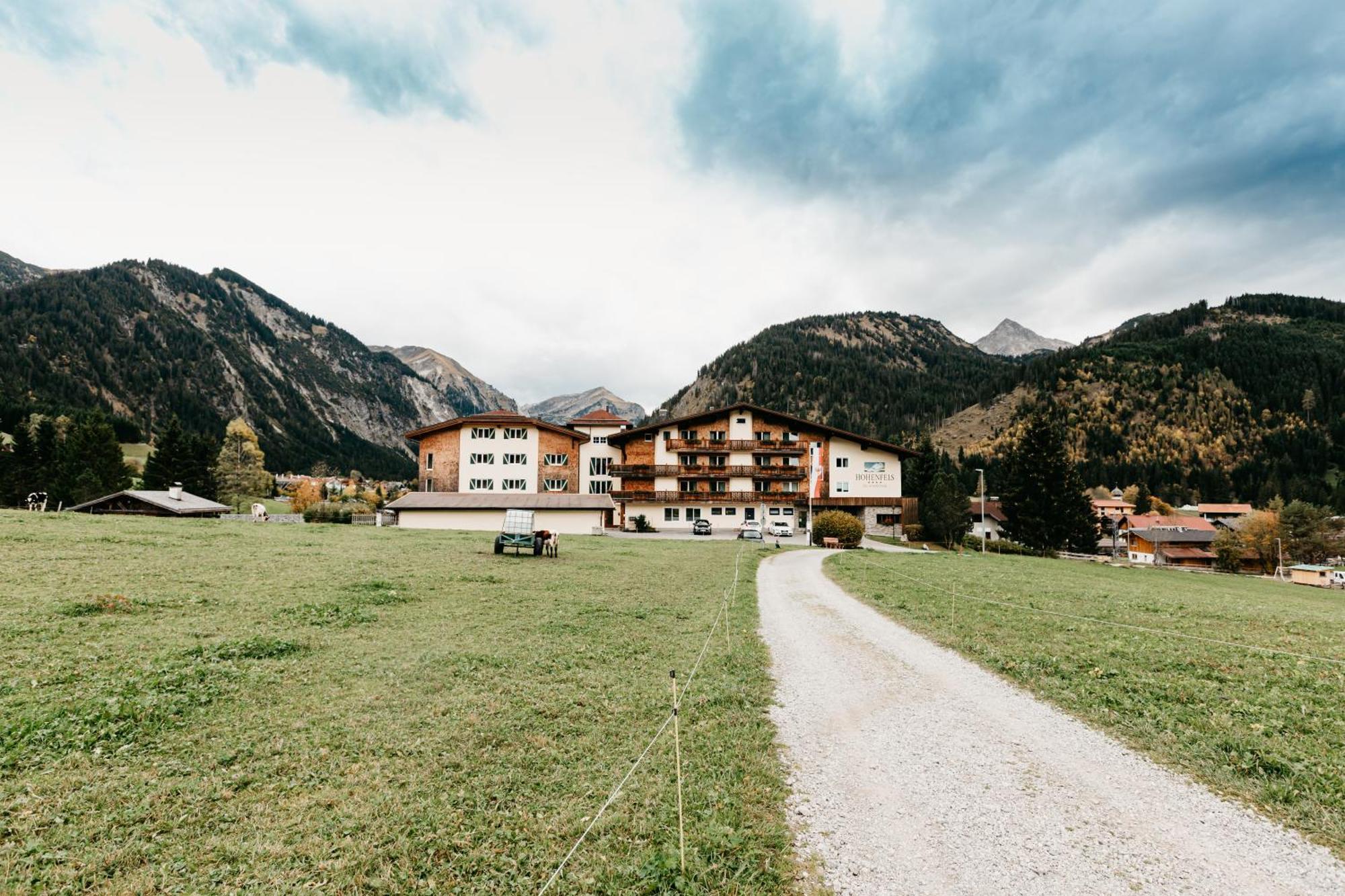 Hotel Hohenfels Таннхайм Экстерьер фото
